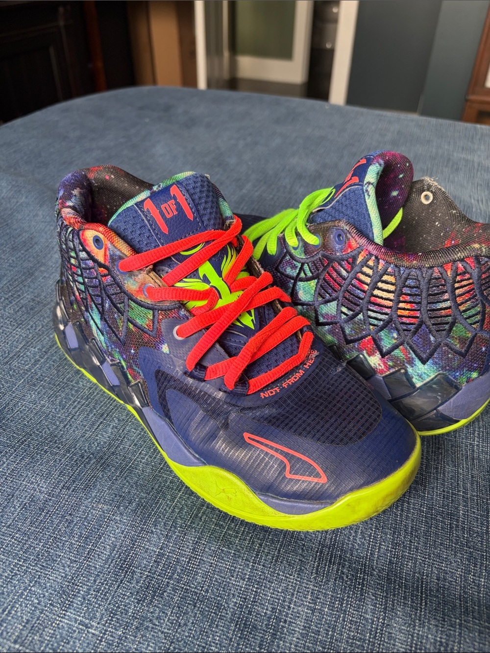 LaMelo Ball galaxy shoes boys size 7